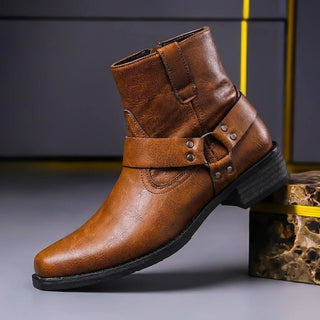 Stiefel Herren Mit Metallelementen in Cognacbraun