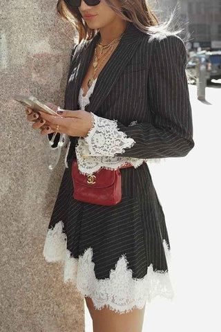 Valentina – Zweiteiliges Blazer - Kleid mit Nadelstreifen und Spitzenbesatz - Cecile LavelleGestreift