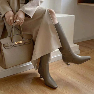 Valeria – Kniehohe Damenstiefel aus Echtleder mit Absatz und spitzem Schaft - Cecile LavelleKhaki