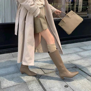 Valeria – Kniehohe Damenstiefel aus Echtleder mit Absatz und spitzem Schaft - Cecile LavelleKhaki