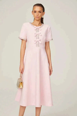 vivienne – midi kleid mit strassdetails & schleifenbesatz - Cecile LavelleRosa