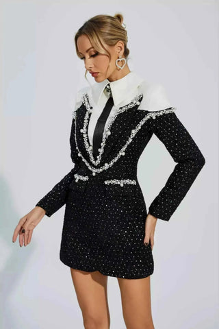 Vivienne – tailliertes Bouclé - Minikleid mit Perlenbesatz und Kragen im Blazerstil - Cecile LavelleSchwarz