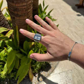 Zeitloser Charme Ringuhr - Cecile LavelleSilber