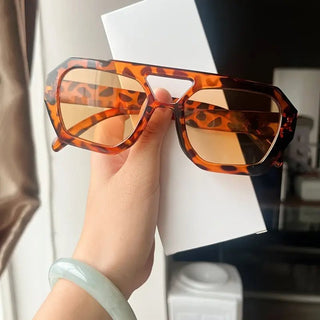 Zora – Oversized Sonnenbrille im Schildpatt - Look - Cecile LavelleOrange