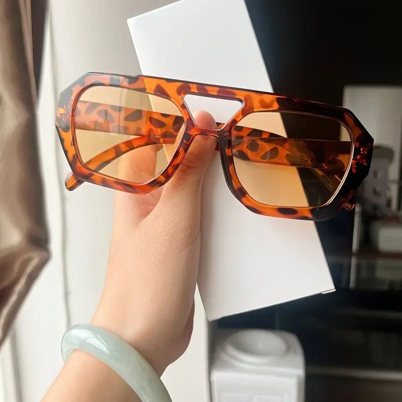 Zora – Oversized Sunglasses in Tortoiseshell Look