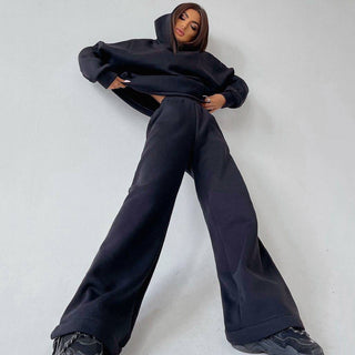 Zweiteiler Damen Oversize Hoodie und Schlaghose in Schwarz